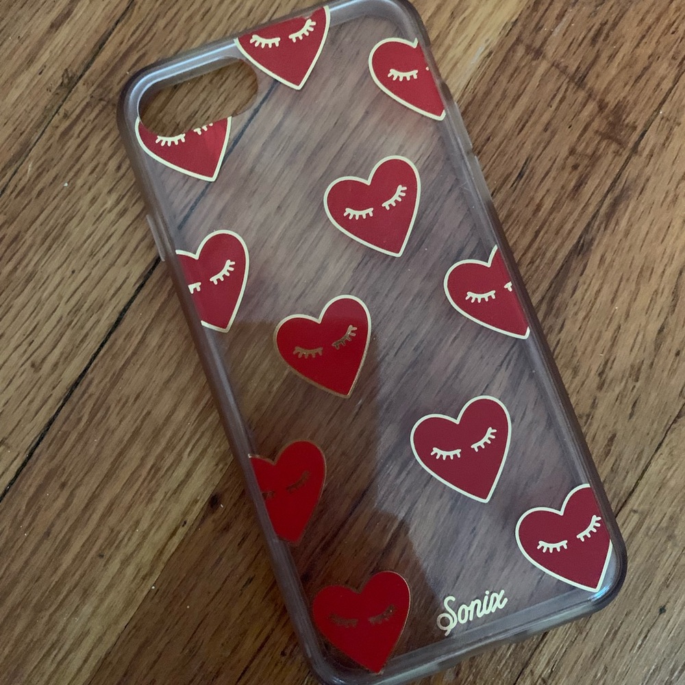 Sonix clear heart iPhone 7 case. Also fits 6s.